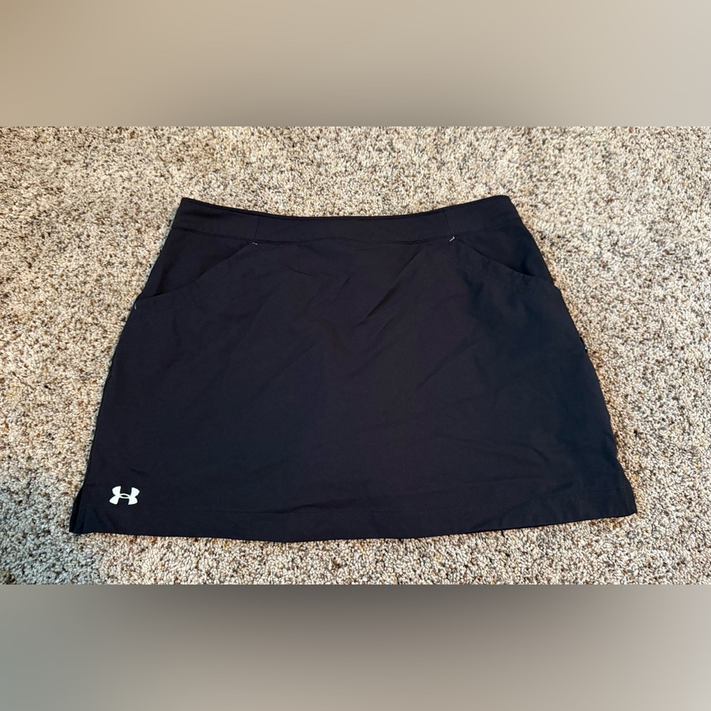 Under Armour Women’s Black Golf Skirt/Skort - Size 6